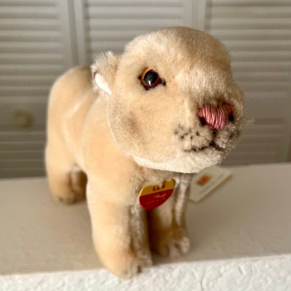 Steiff "Lea" Lioness Plush – All Tags & Button in Ear – Excellent